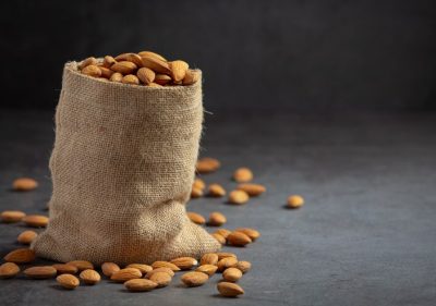 almonds bag from sackingl dark background 1150 45097