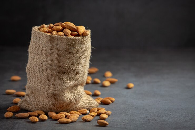 almonds bag from sackingl dark background 1150 45097